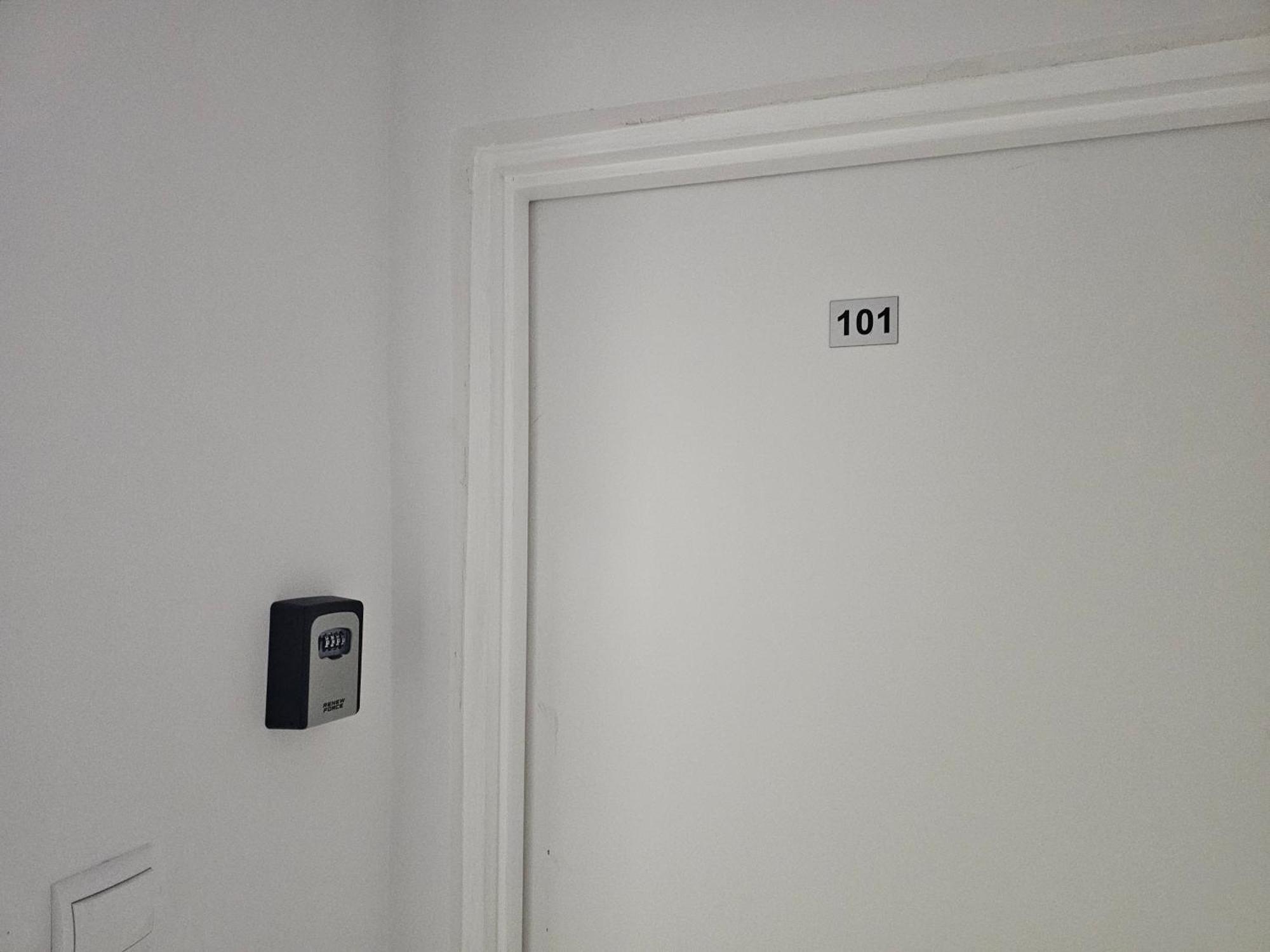 Rest Hostel Airport Modlin Nowy Dwor Mazowiecki Room photo